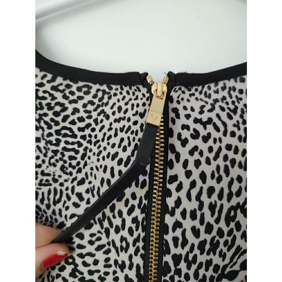 Vince Camuto Women's Size XS Leopard Print Cream Pink Long Sleeve Blouse Top - Picture 8 of 11